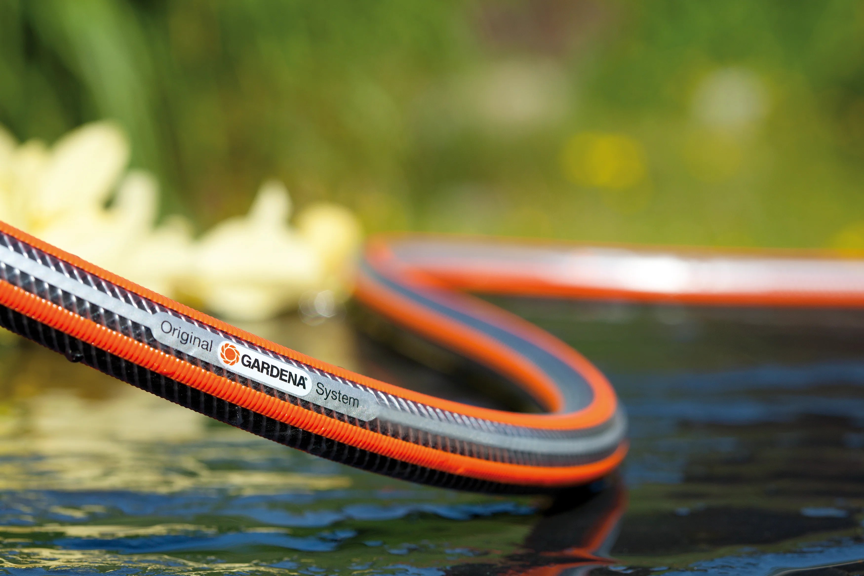 Gardena Premium SuperFLEX locsolótömlő 13 mm (1/2") x 20 m