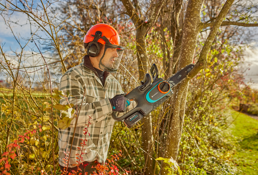 PowerSaw Akkumulátoros láncfűrész 
250/18V akkumulátor nélkül P4A