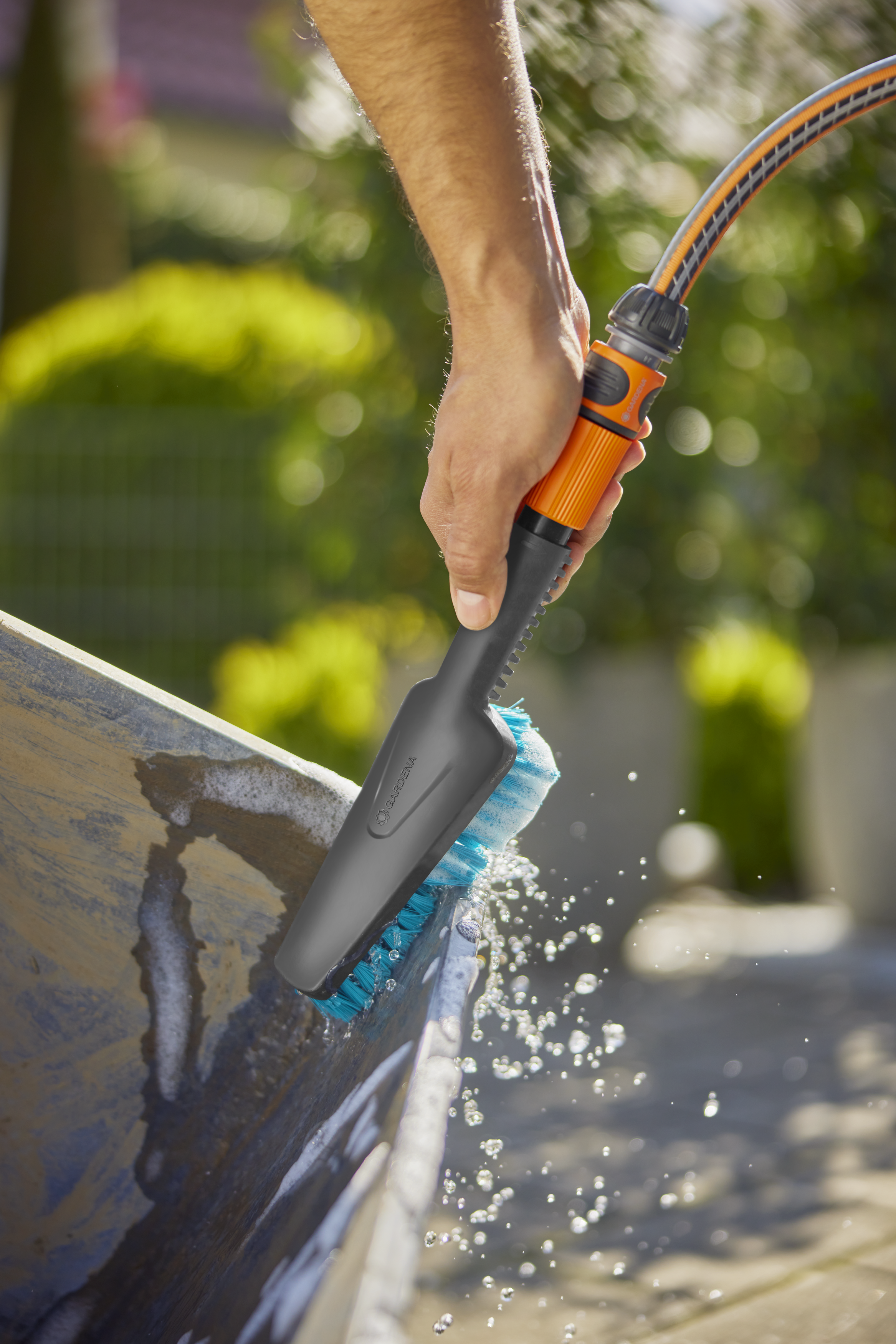Cleansystem Hand Brush S hard, water-connected, for smaller surfaces