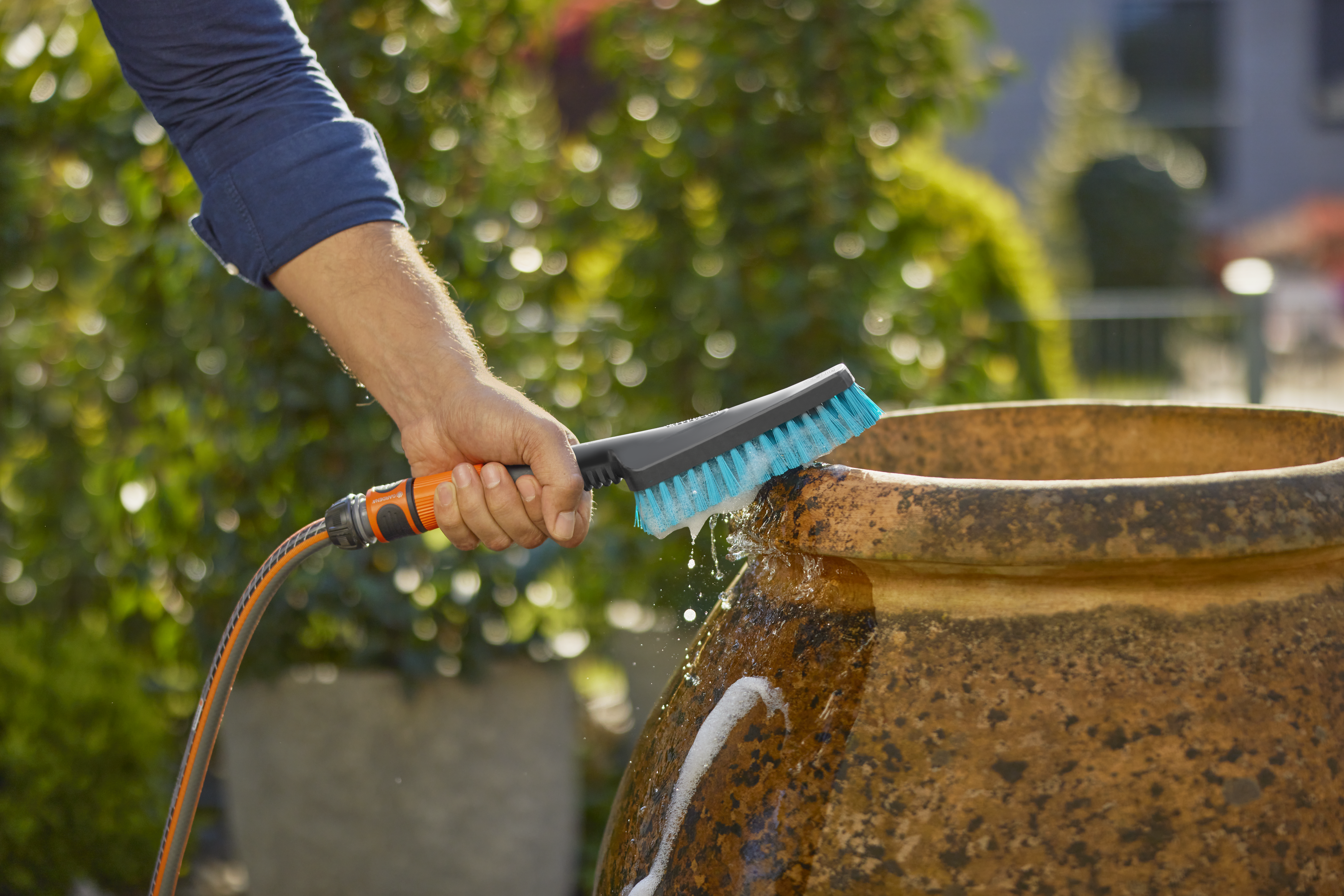Cleansystem Hand Brush S hard, water-connected, for smaller surfaces