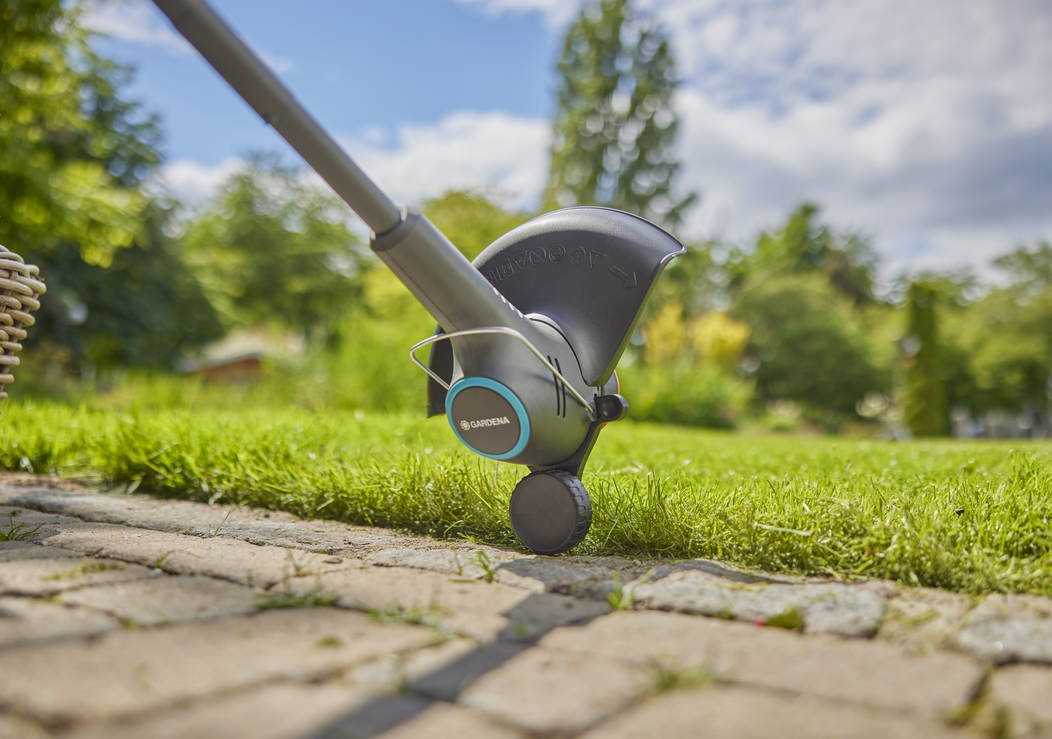 EasyTrim 25/18V P4A Akkumulátoros 
fűszegélynyíró akkumulátor nélkül