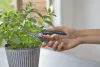Gardena GripCut Szüretelő Olló részletek – rozsdamentes acél pengék és integrált fogó mechanizmus